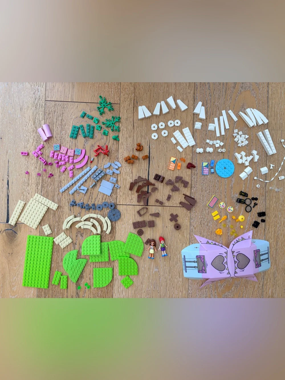 LEGO Friends Nature Glamping Set (41392) Like New-no box